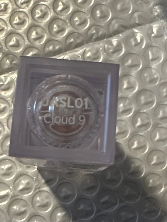 Joah air light Cloud 9 Light Hydrating Lipstick — - Picture 5 of 5